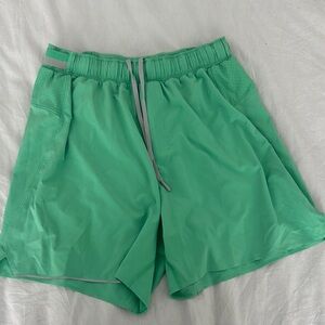 Lululemon Athletica Mint Green Shorts
5”inches
Worn a couple times
100%Authentic